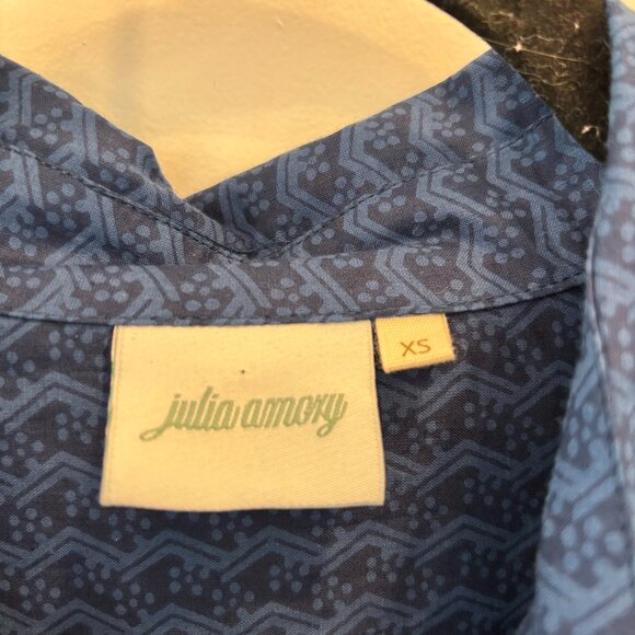 Julia Amory husband shirt - Picture 4 of 4